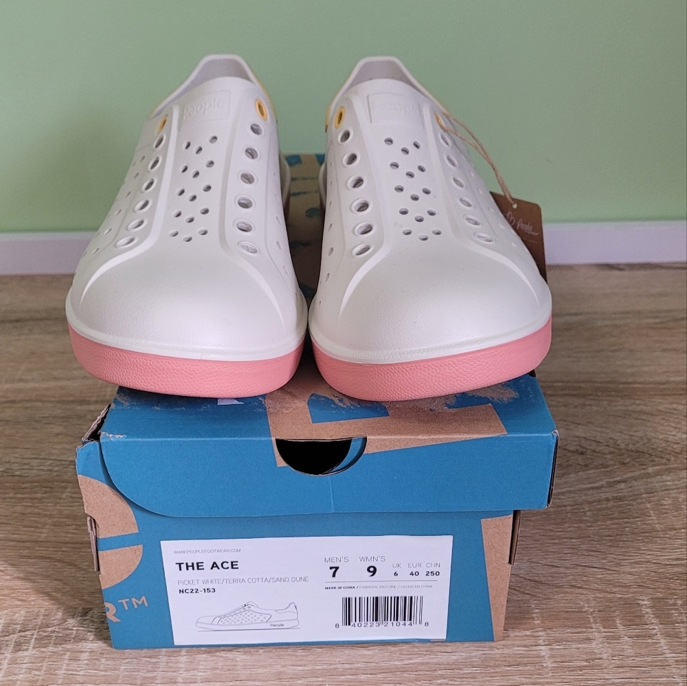 People Footwear Ace Sneaker NWT 9 Lightweight Casual Slip On